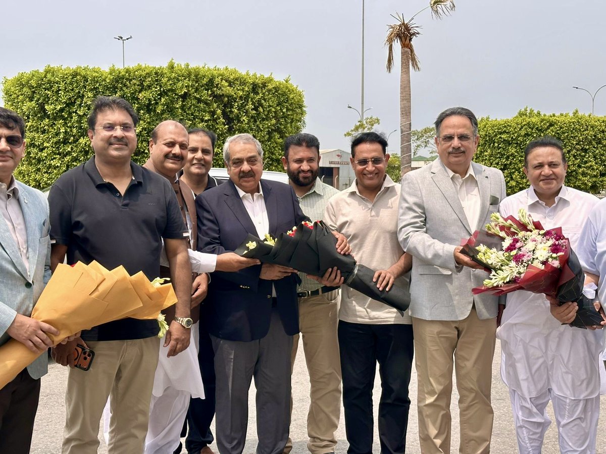 ennoblei's tweet photo. Congratulations and best wishes to our newly elected Chairman, Malik Ghafoor Sahib, and Vice Chairman, Syed Raza Shah Sahib, on the official handing-over and taking-over ceremony at SIAL.
May Allah Almighty bless your leadership with wisdom, strength, and success. Wishing you a productive tenure marked by unity, progress, and achievements that take SIAL to even greater heights. Ameen. Mian Atiq Ur Rehman Director SIAL Sialkot International Airport Limited.
سیالکوٹ انٹرنیشنل ایئرپورٹ (SIAL) میں چیئرمین ملک غفور صاحب اور وائس چیئرمین سید رضا شاہ صاحب کی باضابطہ چارج سنبھالنے کی تقریب پر انہیں دلی مبارکباد اور نیک تمنائیں۔
اللہ تعالیٰ آپ دونوں کو دانشمندانہ قیادت، ہمت اور کامیابی عطا فرمائے، اور آپ کا پورا دورِ ذمہ داری اتحاد، ترقی اور شاندار کامیابیوں سے بھرپور ہو، تاکہ SIAL مزید بلندیوں کی جانب گامزن رہے۔ آمین۔
میاں عتیق الرحمٰن
ڈائریکٹر، سیالکوٹ انٹرنیشنل ایئرپورٹ لمیٹڈ (SIAL) See less