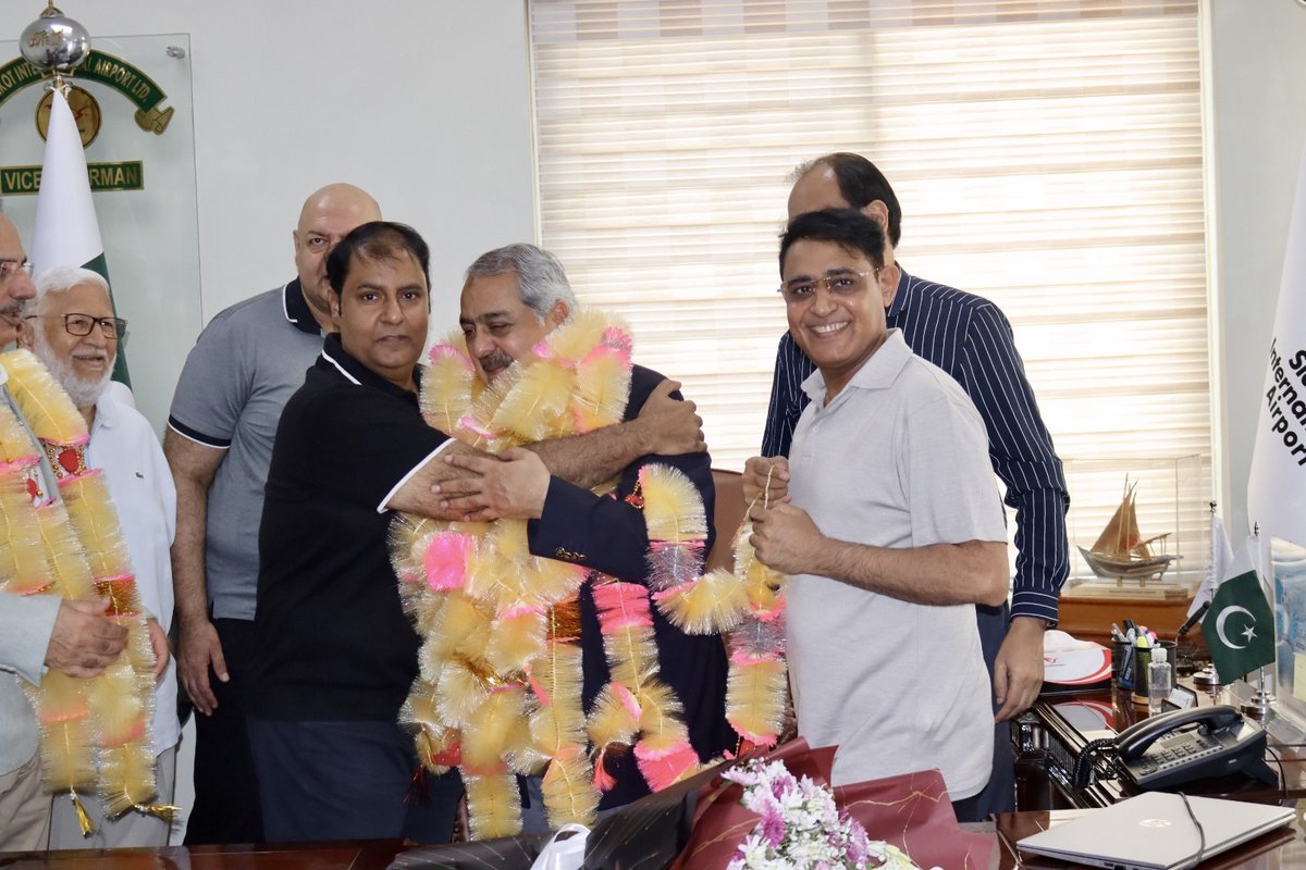 ennoblei's tweet photo. Congratulations and best wishes to our newly elected Chairman, Malik Ghafoor Sahib, and Vice Chairman, Syed Raza Shah Sahib, on the official handing-over and taking-over ceremony at SIAL.
May Allah Almighty bless your leadership with wisdom, strength, and success. Wishing you a productive tenure marked by unity, progress, and achievements that take SIAL to even greater heights. Ameen. Mian Atiq Ur Rehman Director SIAL Sialkot International Airport Limited.
سیالکوٹ انٹرنیشنل ایئرپورٹ (SIAL) میں چیئرمین ملک غفور صاحب اور وائس چیئرمین سید رضا شاہ صاحب کی باضابطہ چارج سنبھالنے کی تقریب پر انہیں دلی مبارکباد اور نیک تمنائیں۔
اللہ تعالیٰ آپ دونوں کو دانشمندانہ قیادت، ہمت اور کامیابی عطا فرمائے، اور آپ کا پورا دورِ ذمہ داری اتحاد، ترقی اور شاندار کامیابیوں سے بھرپور ہو، تاکہ SIAL مزید بلندیوں کی جانب گامزن رہے۔ آمین۔
میاں عتیق الرحمٰن
ڈائریکٹر، سیالکوٹ انٹرنیشنل ایئرپورٹ لمیٹڈ (SIAL) See less