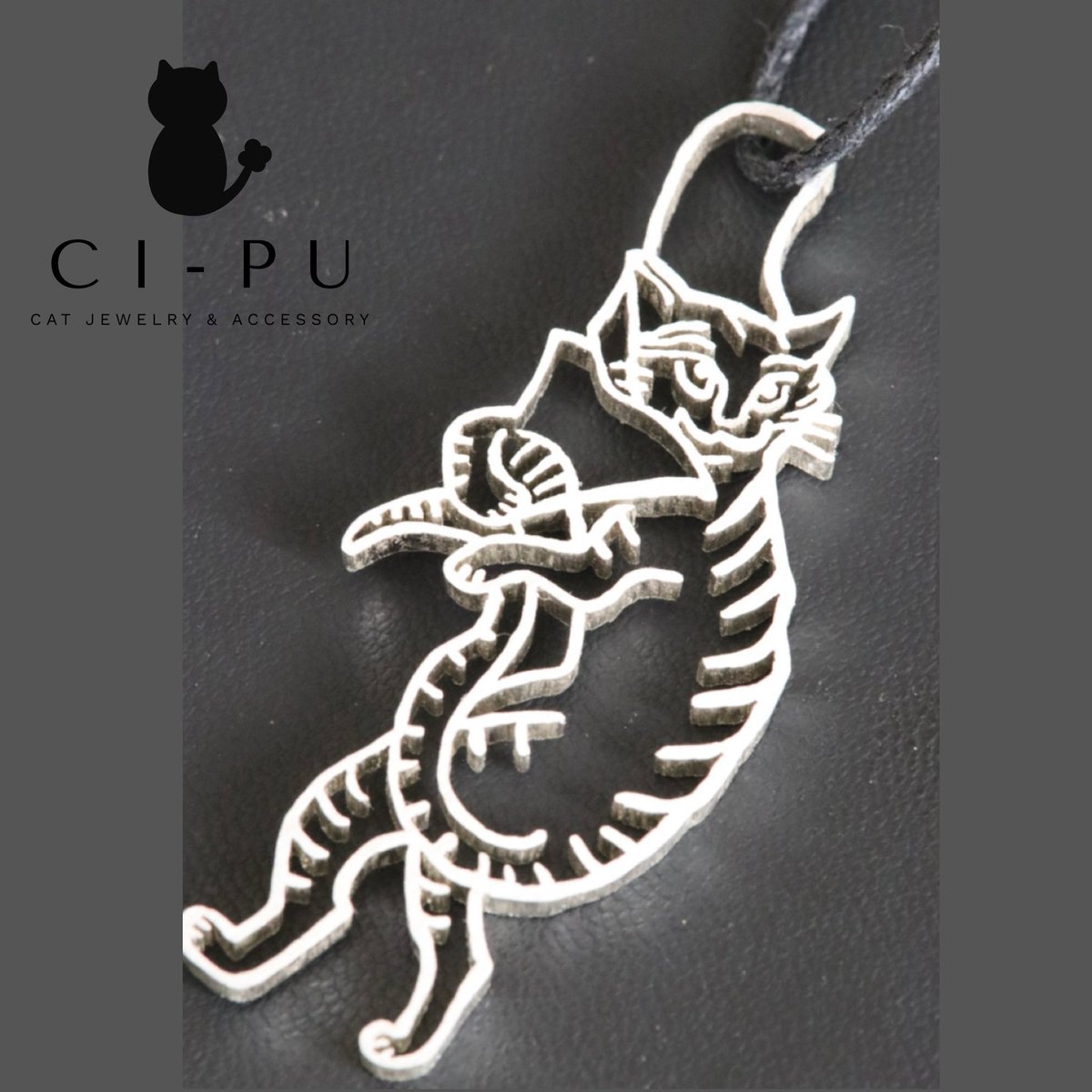 ci_pu_1112's tweet photo. ハンドメイドインジャパンフェスに出展します！
ぜひ遊びに来てね！
鳥獣戯画の猫さん切り抜きネックレス(silver925)を先行販売します♪数量限定です。

🗓️7月11日(土)
アトリエちぃぷぅは土曜のみ出展
📍東京ビッグサイト ブースA-123

#handmadeinjapanfes https://t.co/iQIUmpmgEw