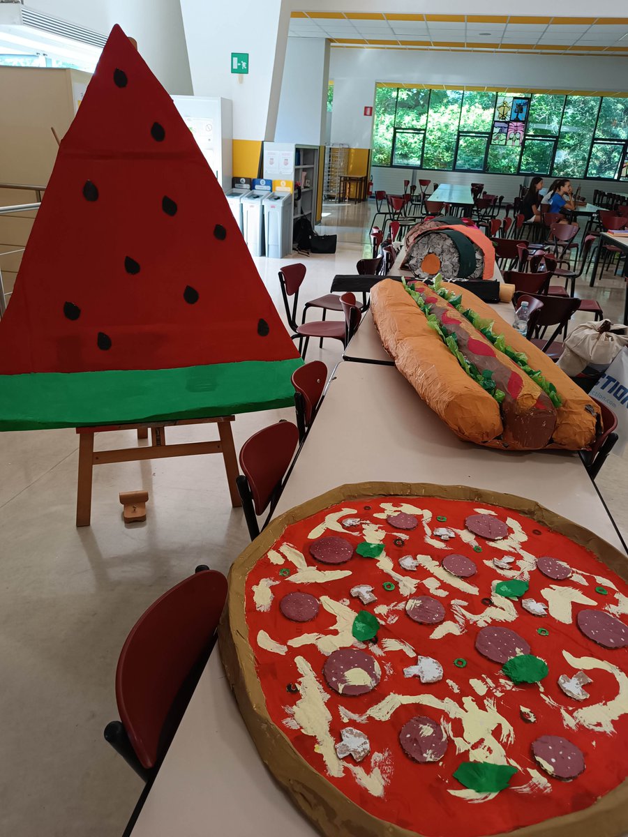 cathaycrossings's tweet photo. Wonderful EATart by my art dept colleagues #europeanschoolvarese #projectweek #eatart #dragonfruit https://t.co/f0RMFfXXf3