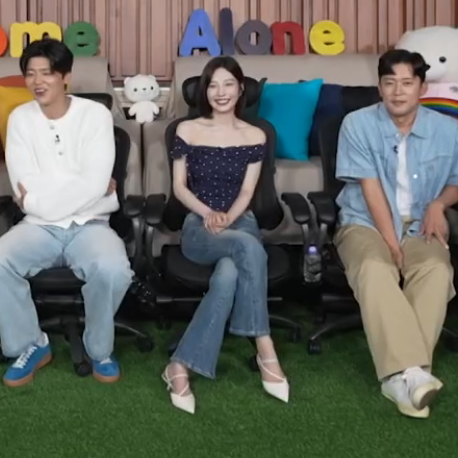 celeb_wish_list's tweet photo. ❏ WHO : #RedVelvet #레드벨벳 #조이
❏ WHERE : MBC '나 혼자 산다' 653화
❏ BRAND : #73HOURS #73아우어
❏ ITEM : 7325FW24
❏ 출처 : MBC '나 혼자 산다', 나 혼자 산다 공식 인스타그램 https://t.co/2RjwIO0rx2
