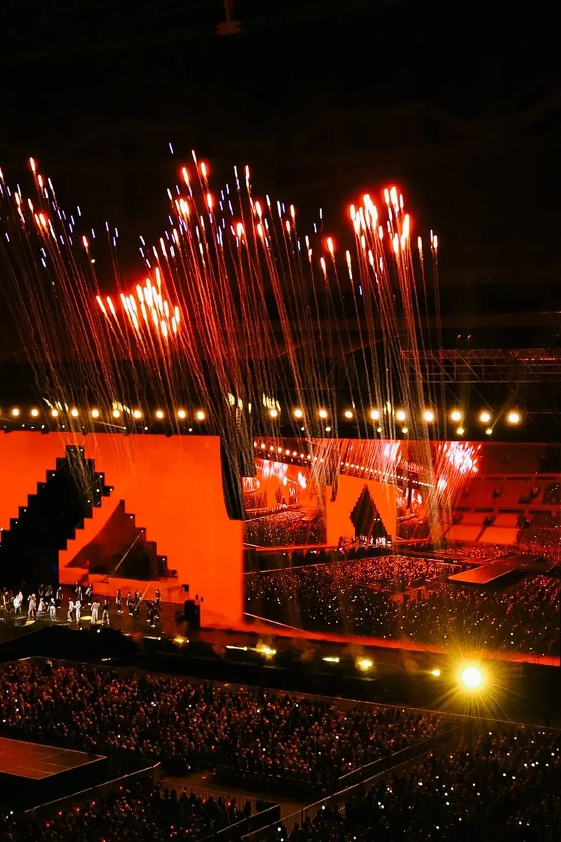 cloudypuffie's tweet photo. udah gk sabar bgt liat enhypen fireworks di JIS😭 euphoria konsernya udah berasa bgt nih😭😭🙌🏻 https://t.co/bgSfz2pGRf