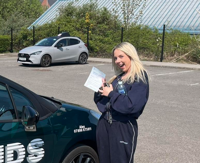 uplands_s's tweet photo. First time pass with zero driving faults. A massive well done to Kiara, you have been a pleasure to teach. Safe trip to London to pick up your new car. Enjoy your new freedom, and safe driving from myself and everyone from uplands school of motoring.

Congrats from Uplands https://t.co/UZbwGZOGOs