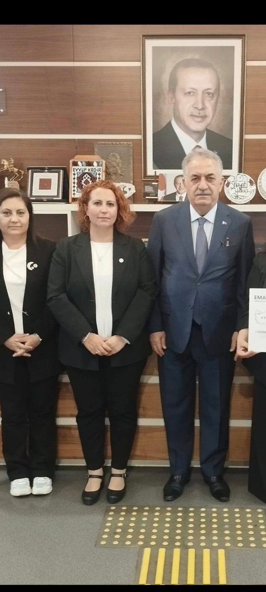 bahadirari1979's tweet photo. Sn. @Hayati_Yazici

@EmadDernegi  yönetimini   dinlediğiniz için teşekkürler.

EYT sonrası oluşan 17 yıllık uçurum ve büyük adaletsizlik adil kademeli emeklilik yasası ile giderilmelidir.

@mustafaelitas
@AvOzlemZengin
@tcbestepe
@akbasogluemin
@RTErdogan

#KademeninTamZamanı https://t.co/eaBq0VgZCW