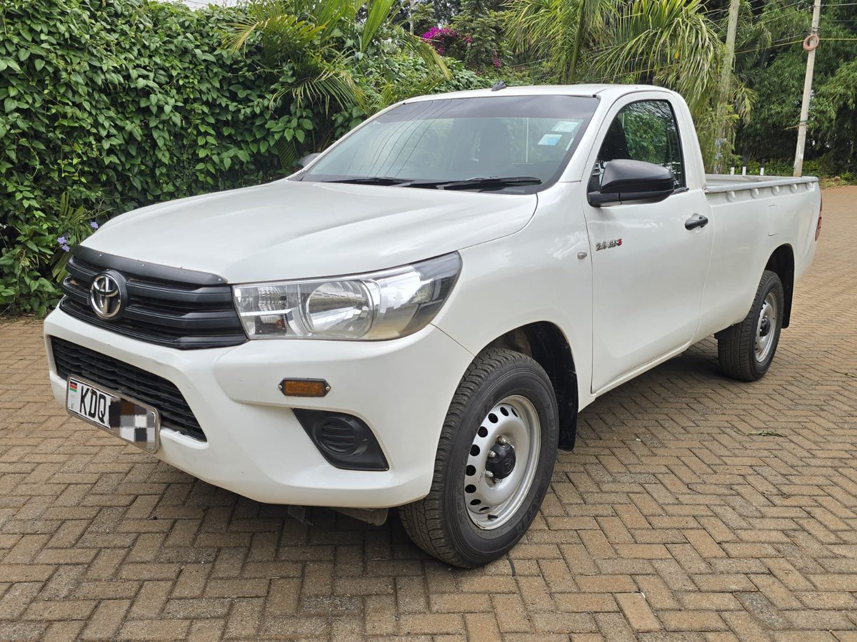 musakuru45's tweet photo. Toyota Hilux 2.4 GD-6 
Yom 2024
2400cc Diesel
6-speed Manual
Optional Diff Lock
High Rider 
Locally assembled 
Asking Price - 3.2M
📞 - 0799538049 https://t.co/ANGKuUlCsB
