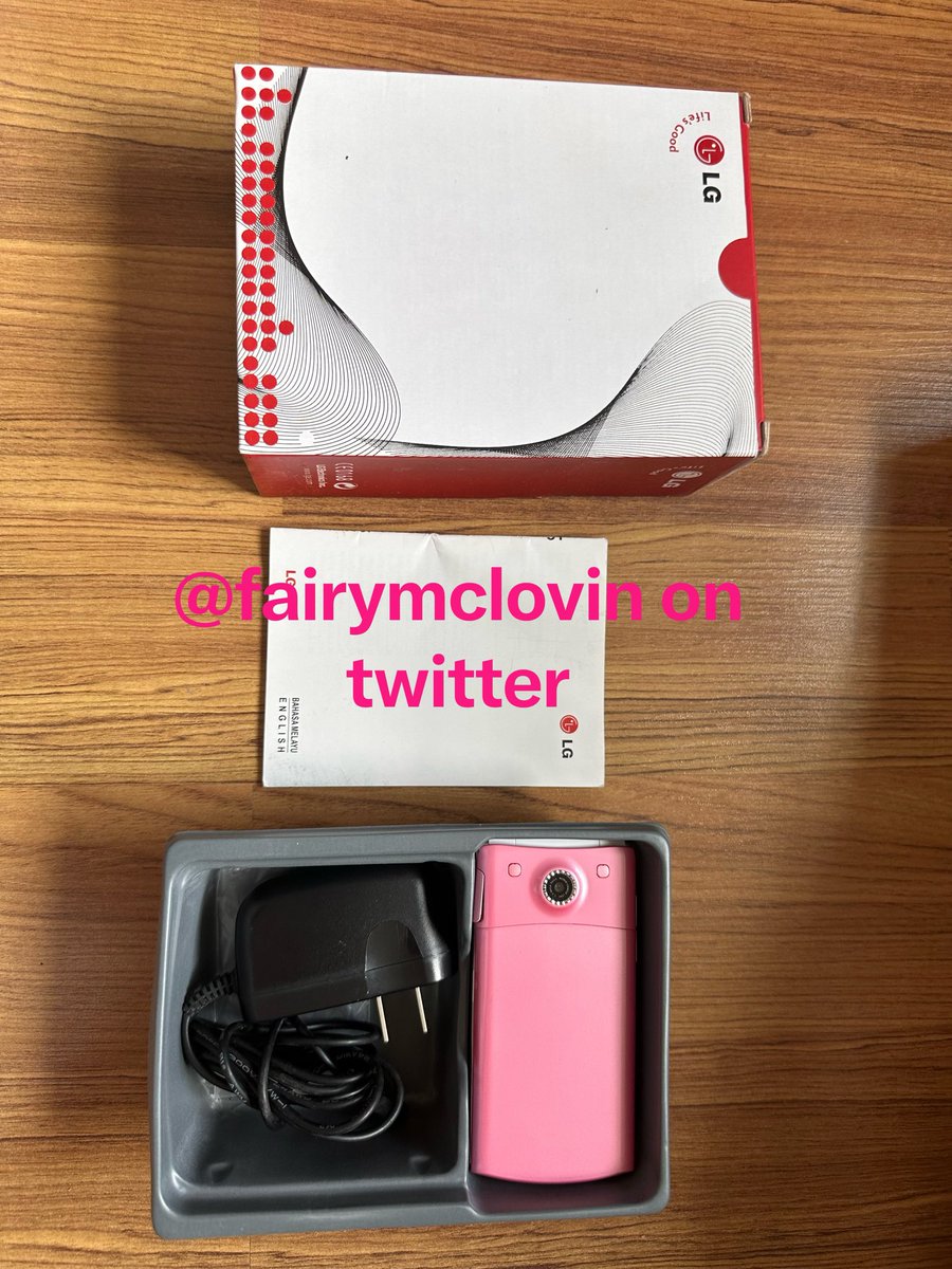 fairymclovin's tweet photo. ขาย โทรศัพท์พับ LG lollipop สีชมพู

ซื้อมือ 1 มาใช้เองค่ะ 
หลักๆใช้โทร-รับสายได้ประมาณเดือนเดียว แล้วก็เก็บกลับกล่องค่ะ 

ราคา 1,950 บาท รวมส่ง 
ให้สายชาร์จไปด้วยค่ะ  

#โทรศัพท์มือสอง #โทรศัพท์พับ https://t.co/n67x0xRoNs