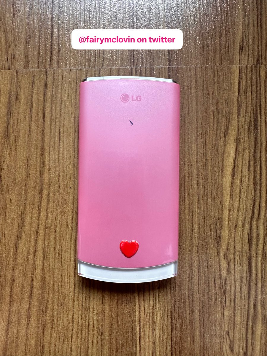 fairymclovin's tweet photo. ขาย โทรศัพท์พับ LG lollipop สีชมพู

ซื้อมือ 1 มาใช้เองค่ะ 
หลักๆใช้โทร-รับสายได้ประมาณเดือนเดียว แล้วก็เก็บกลับกล่องค่ะ 

ราคา 1,950 บาท รวมส่ง 
ให้สายชาร์จไปด้วยค่ะ  

#โทรศัพท์มือสอง #โทรศัพท์พับ https://t.co/n67x0xRoNs