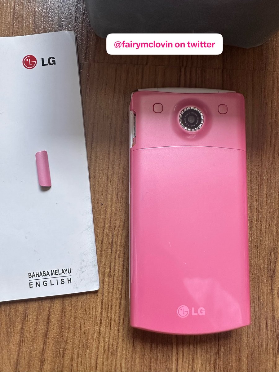 fairymclovin's tweet photo. ขาย โทรศัพท์พับ LG lollipop สีชมพู

ซื้อมือ 1 มาใช้เองค่ะ 
หลักๆใช้โทร-รับสายได้ประมาณเดือนเดียว แล้วก็เก็บกลับกล่องค่ะ 

ราคา 1,950 บาท รวมส่ง 
ให้สายชาร์จไปด้วยค่ะ  

#โทรศัพท์มือสอง #โทรศัพท์พับ https://t.co/n67x0xRoNs