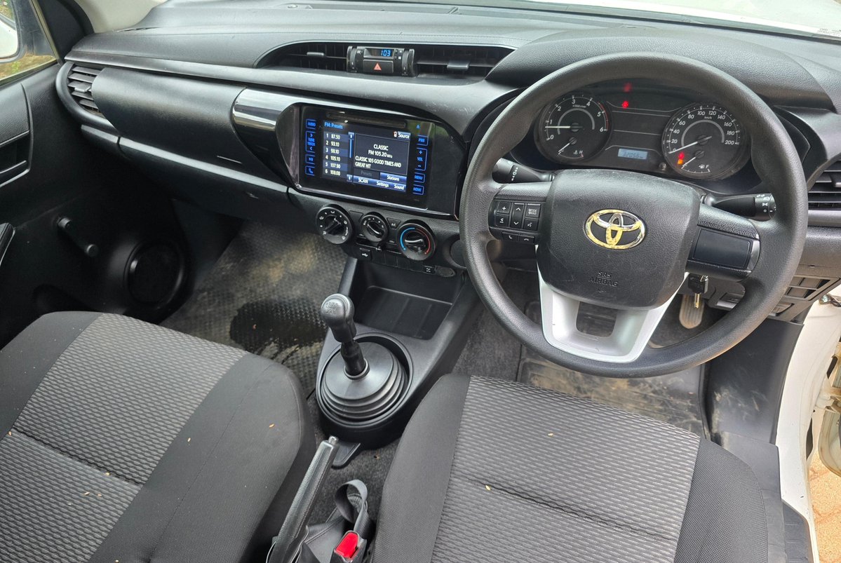 musakuru45's tweet photo. Toyota Hilux 2.4 GD-6 
Yom 2024
2400cc Diesel
6-speed Manual
Optional Diff Lock
High Rider 
Locally assembled 
Asking Price - 3.2M
📞 - 0799538049 https://t.co/ANGKuUlCsB