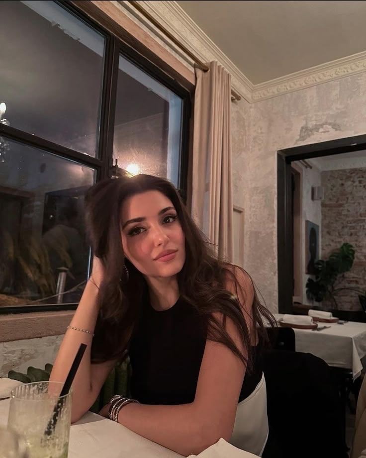 Diorgirlx's tweet photo. hande erçel https://t.co/dlzJE7KtlX