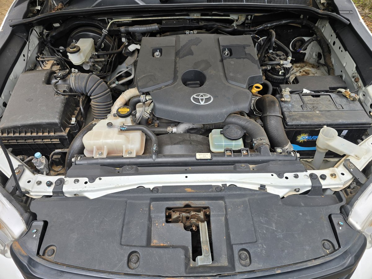 musakuru45's tweet photo. Toyota Hilux 2.4 GD-6 
Yom 2024
2400cc Diesel
6-speed Manual
Optional Diff Lock
High Rider 
Locally assembled 
Asking Price - 3.2M
📞 - 0799538049 https://t.co/ANGKuUlCsB