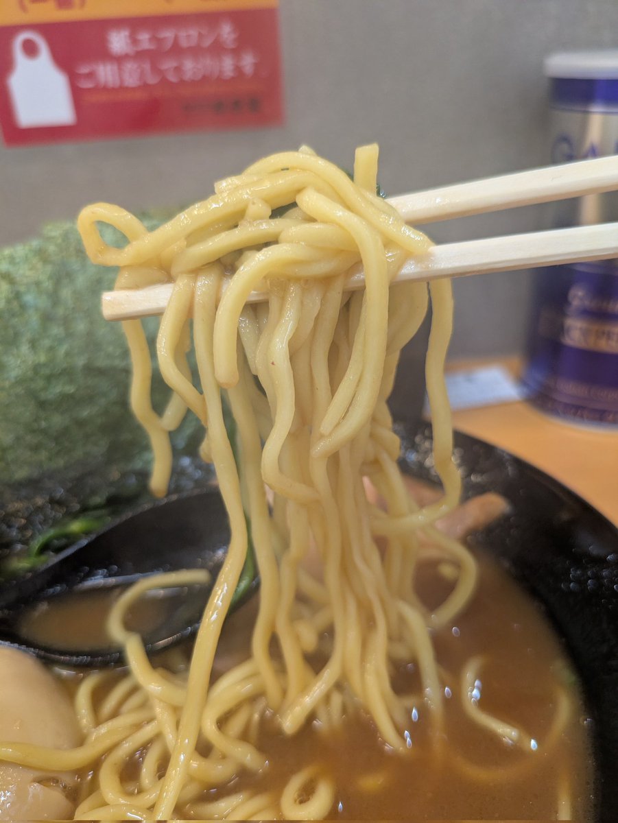 menriusandayo's tweet photo. 横浜家系ラーメン田原家@板橋本町
全部のせ(かため濃いめ)
サウナ帰りにみつけた硬派っぽい家系につい訪麺✨
新店舗らしく綺麗な店内で提供される王道な家系は、丁寧に炊いたのを感じられる豚骨にもっちり麺、そしてライスおかわり無料という育ち盛りに嬉しい設定😂乾いた身体に染み渡るぜ✨ https://t.co/ErgYz8Xwu2