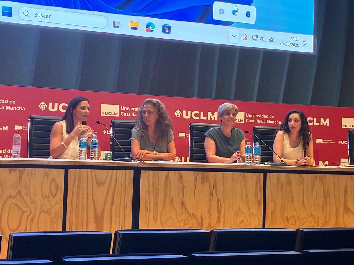 FarmaciaAB_UCLM's tweet photo. Cerramos junio hablando de la salud de nuestros pueblos en la Jornada de Farmacia Rural.
Una tarde acercando a nuestros estudiantes las oportunidades de desarrollo profesional y el acceso a la titularidad. ¡Gracias a las compañeras por compartir su experiencia real!
@SanidadCLM https://t.co/5AxDcSmMpc
