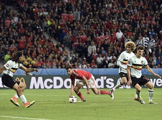 WelshFanZoneTV's tweet photo. Happy 10th Kanuversary 🏴󠁧󠁢󠁷󠁬󠁳󠁿 https://t.co/efVIICseKQ