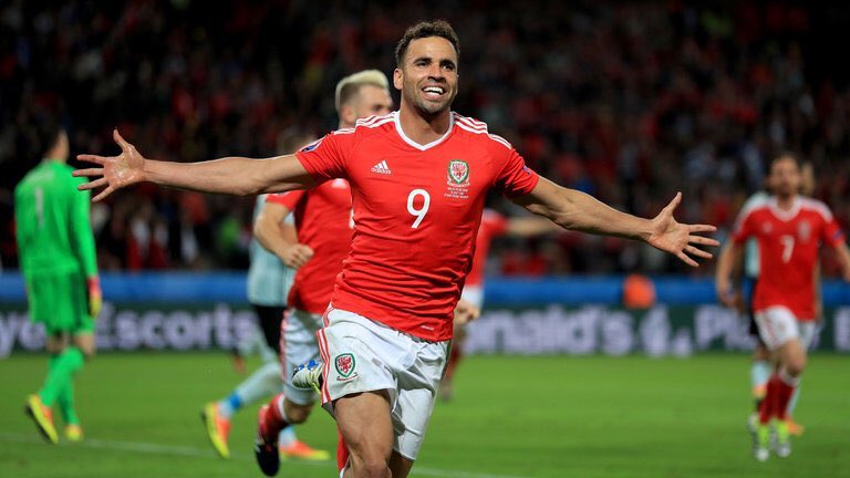 WelshFanZoneTV's tweet photo. Happy 10th Kanuversary 🏴󠁧󠁢󠁷󠁬󠁳󠁿 https://t.co/efVIICseKQ