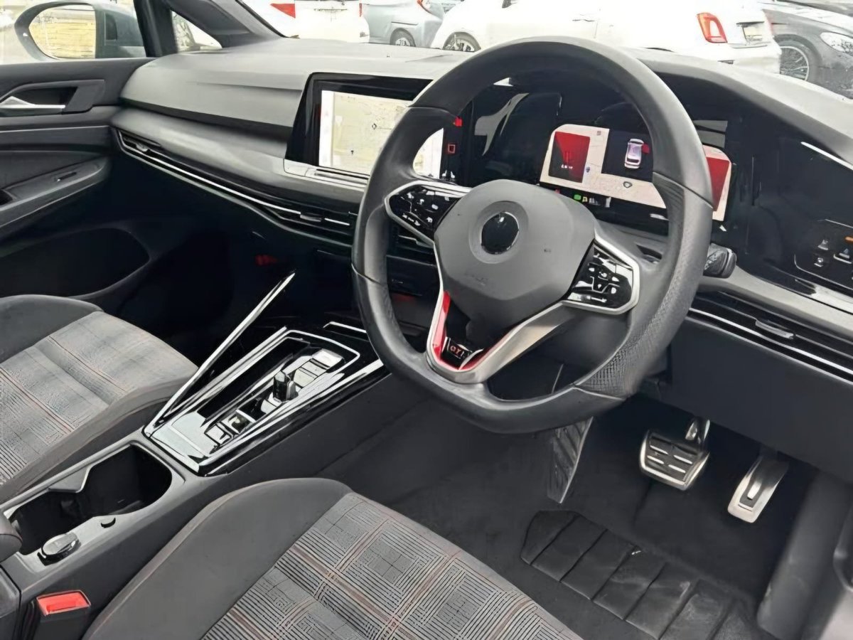 carbarnke_'s tweet photo. Purchased on Order🎊🎊 2022 VW Golf GTI MK8.
19k kms covered with a 4th Gen(Evo4) 2000cc Turbocharged EA888 engine(241Hp/370Nm), 7 Speed auto DSG, GTI plaid seats, Digital instrument cluster & Carplay system.

Importing any car? Contact us via 📲📲0119-223-223 or 
📲📲0722-449-448 or visit our office at KMall along Kiambu Road.

#Carbarn
               https://t.co/4RABP9myEh