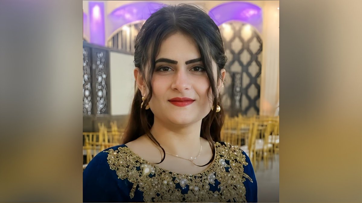 FaheemAkbarFAS's tweet photo. شہدادپور کے سوائی روڈ محلے سے دسویں جماعت کی ہندو طالبہ گوری کماری مبینہ طور پر اغوا، ورثا کا احتجاج، فوری بازیابی کا مطالبہ۔

#GoriKumari #HinduGirlKidnap #Shadadpur #Sindh #JournalistFaheemAkbar #FaheemAkbarFAS #HinduCommunity https://t.co/MrcoWEqLas