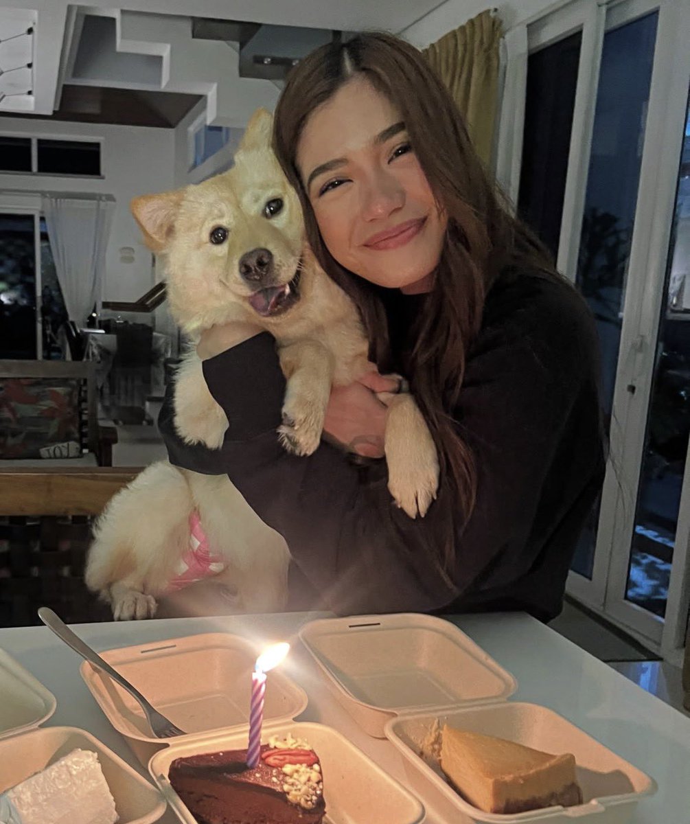 binisleight's tweet photo. "My soul dog, my spirit animal, my forever baby, my honey boo 🤍"

HAPPY BIRTHDAY, NINI! 🐶🩵 https://t.co/MNvBUBk3O2