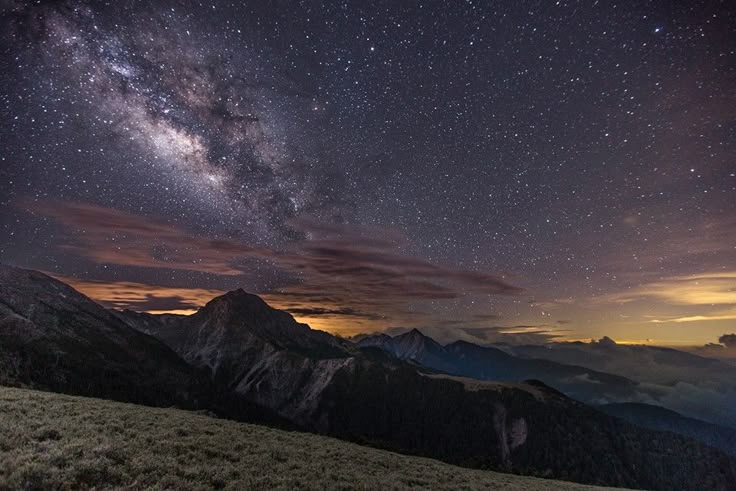 curiosity_posts's tweet photo. Milky way galaxy https://t.co/sVFFttYZRn