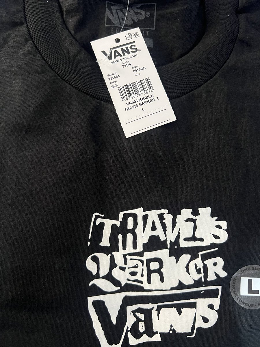 dekandiii's tweet photo. maan duman baju gen om @travisbarker 👀 https://t.co/PZIwBB3b2U