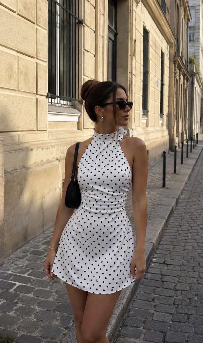 Diorgirlx's tweet photo. polka dots https://t.co/a9xAZ4zbXZ