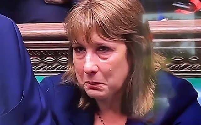 RobWhit28130167's tweet photo. @TheGriftReport @ZosoGraffiti This is what happens when you get a blubbing, simpering useless wet-wipe like @RachelReevesMP in charge of the nation's finances. https://t.co/1mkwiasslR