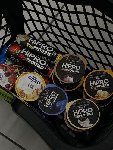 rxzerb1ade's tweet photo. Reply and ill tell you which protein/wl product are you based on your vibes (⁠◠⁠‿⁠・⁠)⁠—⁠☆

i was lowkey drooling over the protein bars on the myprotein website and i thought of this so...

#edrtwt #edtwt #shedtwt #anatwt #ricecaketwt https://t.co/52PNBHAot4