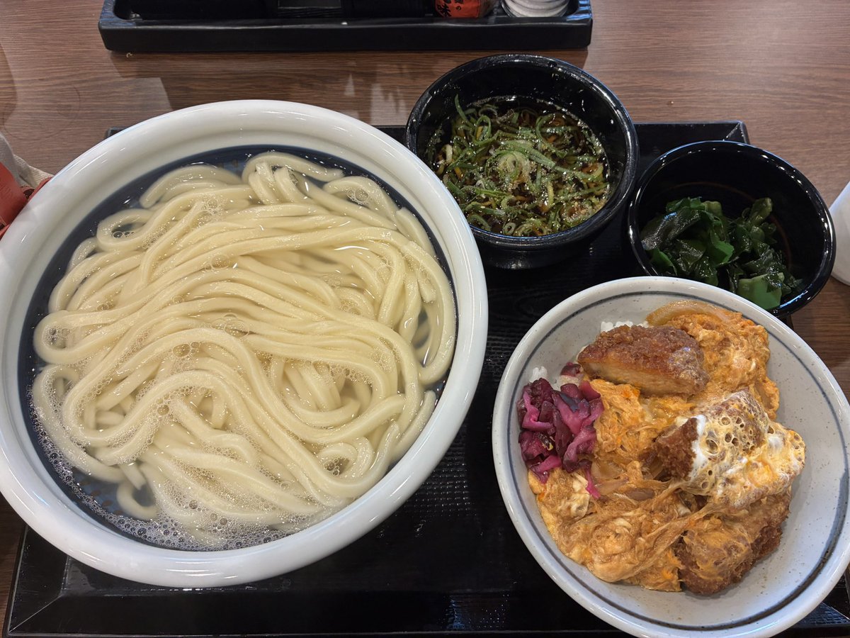 chario69750629's tweet photo. こんばんは、本日もお疲れ様です😊7月に入りましたね😊7月と言えばちゃりおBD😆去年が人生の中で最高のBDでしたので今年は普通に過ごします仕事やし😅あと7月も毎週水曜はちゃりおデーです宜しくお願いします🙇🏻第1弾は本日です😅今から仁坊向かい本日18時オープンです😊お昼は丸亀へ釜揚げ半額の日😋 https://t.co/9KqVahhF8D