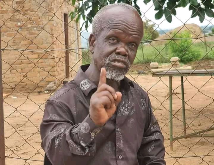 AutiYaVaal's tweet photo. @CyrilRamaphosa Before we start with that, let us finish with the illegal immigration. 
This time, we don't SEND YOU, SITHUMA uPhakel'umthakathi.
Wena you are full of unfulfilled promises. Remember Mbeki also told you about 100 days? https://t.co/0lif9ZXRUw