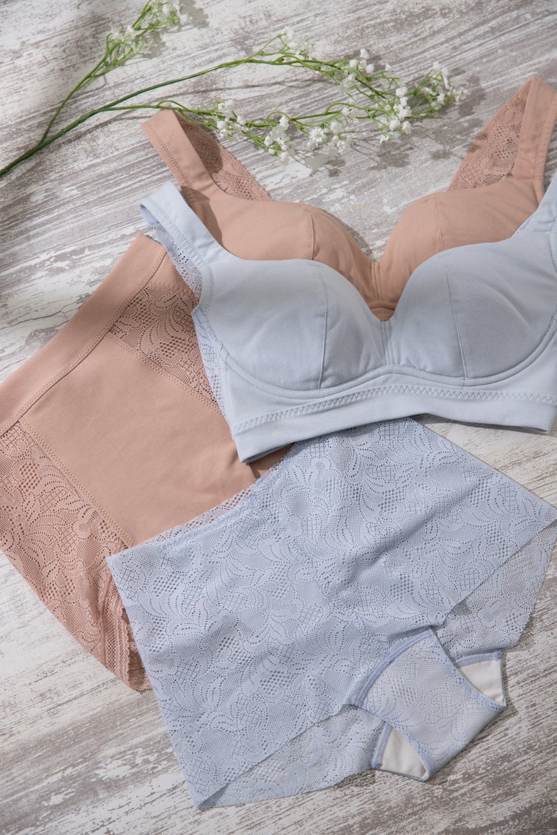 Wacoal_webstore's tweet photo. 【YOJOY】ノンワイヤーブラ

日々の揺らぎに寄り添うYOJOYのUnderwear

どんな自分でも、綺麗にしたい日はあるし、自分で自分の機嫌はとりたい。
うつろう時期もたおやかに過ごしたい方におすすめ。

●ありのままの自分を“おとな綺麗”にみせるノンワイヤーブラジャー

●お肌になじむやさしい履き心地で裾のズレ上がりも気になりにくい【すそピタショーツ】