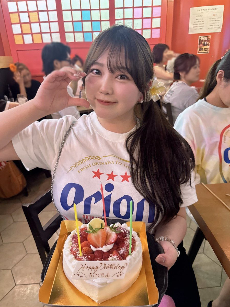 punitan0624_m's tweet photo. 沖縄でサプライズHBD🌺

オリオンビールでほろ酔い~🍺 https://t.co/zcvyNNYVBR