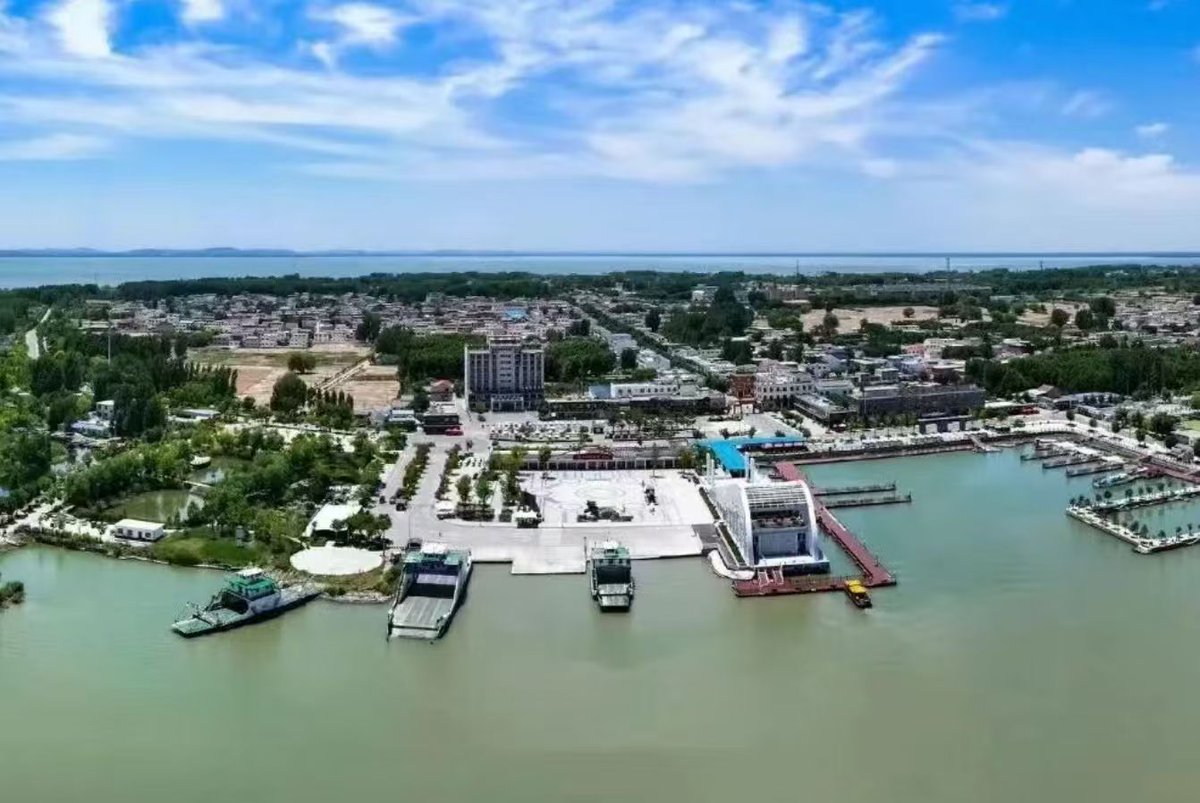 selectshandong's tweet photo. Recently, two tourist vessels equipped with Weichai’s all-electric #power systems completed trial voyages on Weishan Lake in Jining, setting a new zero-carbon benchmark for the #ecological tourism upgrade of the "Green Weishan Lake".
#Weichai #electricpowersystems https://t.co/AxxxiFeOwq