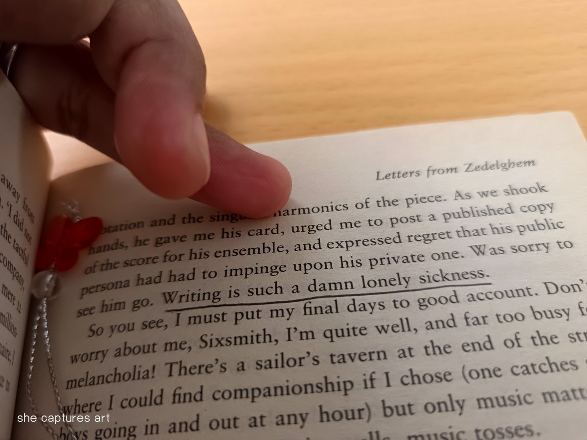 shellasky's tweet photo. Books (a thread)

Kung ano-anong emosyon na talaga 'tu #DavidMitchell 🥴🥲 https://t.co/herjldstlk