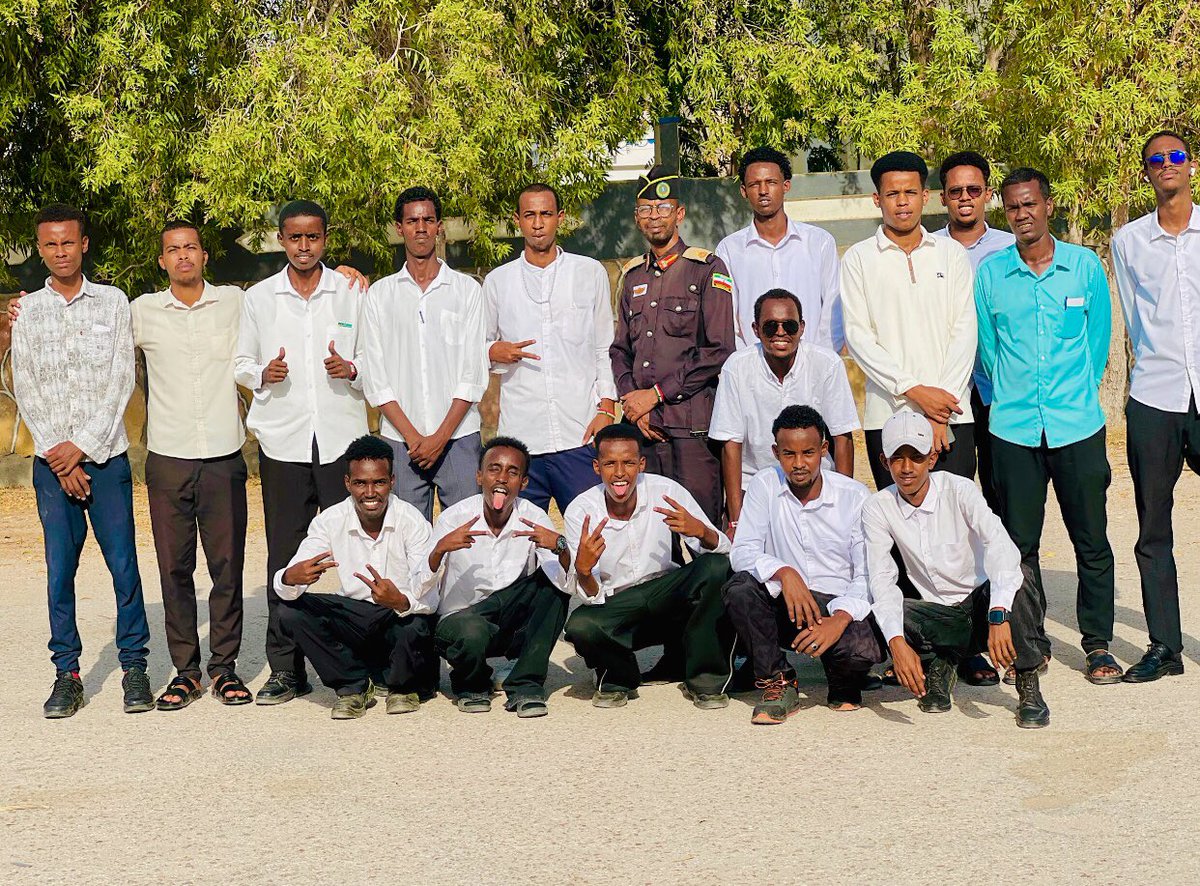 26JuneAir's tweet photo. My best wishes goes to all school leaving students in #Somaliland this year, as thousands  wrap up national exams today after years of hard work. It is worth noting that such moment of schooling juncture is a among the far reaching results of peace and stability in our nation. https://t.co/Se2RqF3xHh