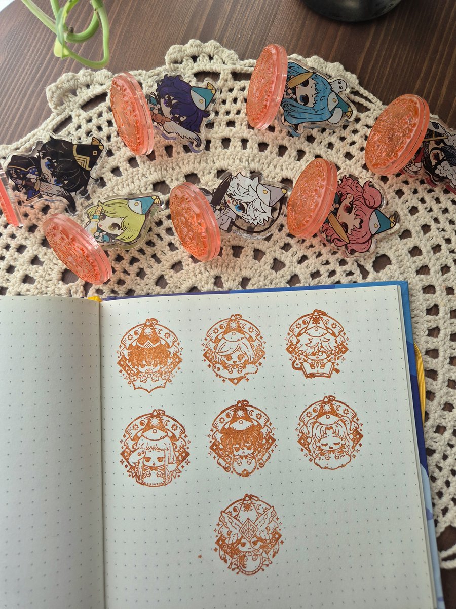 misu_025's tweet photo. baby's first witch hat atelier merch! 🥹💖 stamp standees of them drawing their spells! plus a matching character stamp ✨️
🌱
#Δ帽子 #witchhatatelier https://t.co/RylwnoyCGl
