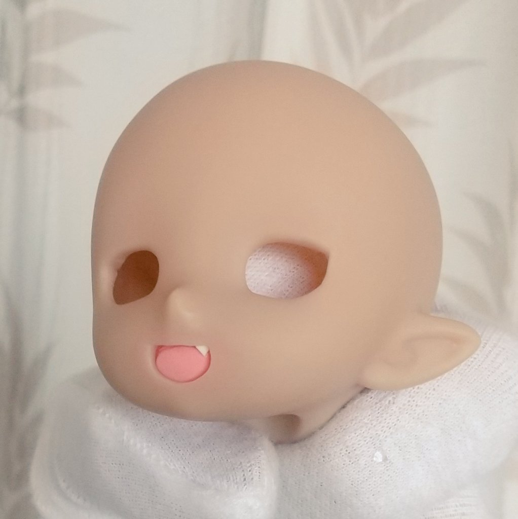ico40's tweet photo. 自キャラドールヘッド、口内と八重歯作った
かわいいんじゃね…！？ https://t.co/MJv7lIHFra