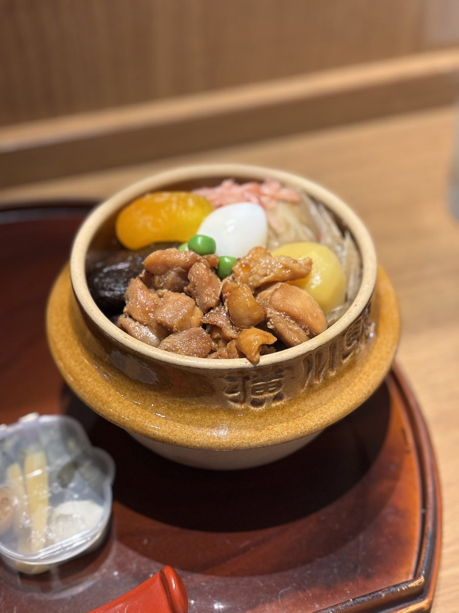 mensestedaisuki's tweet photo. 群馬日帰り仕事！

ゆっくりするタイミング無かったので、高崎駅で途中下車して、某居酒屋さんにて、いわゆる峠の釜飯をモッグンチョ

上州名物のこんにゃく田楽、モツ煮込みもいただいて、なんとなく群馬旅を満喫した気分にだけは、なりました！

さて、関西に戻りますかね https://t.co/Kr3EW7iHIi