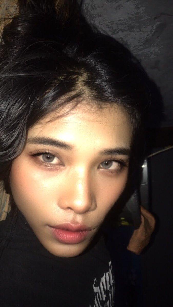 gcreenday's tweet photo. sore eyes https://t.co/UyR5HievxK