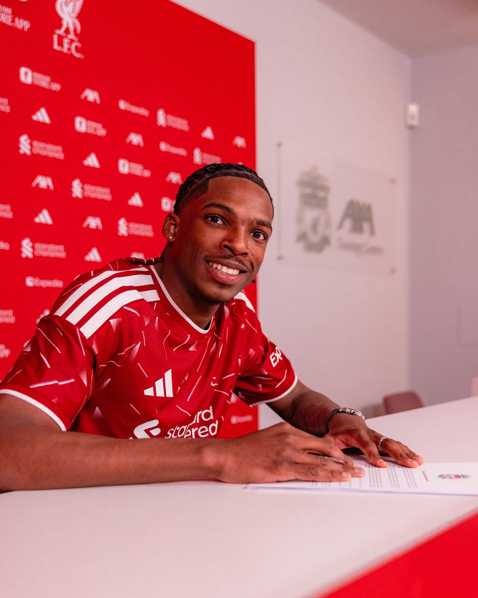 LFC's tweet photo. ✍️