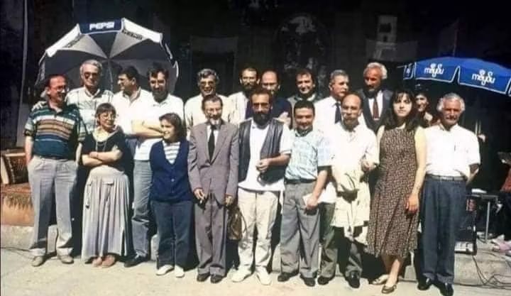 42882asan's tweet photo. 1 Temmuz 1993 Sivas Madımak Oteli
Yarın yakılacaklarından habersiz ölüme gülümsüyorlar 
#UnutMADIMAKlımda https://t.co/BzGzBAZNPL