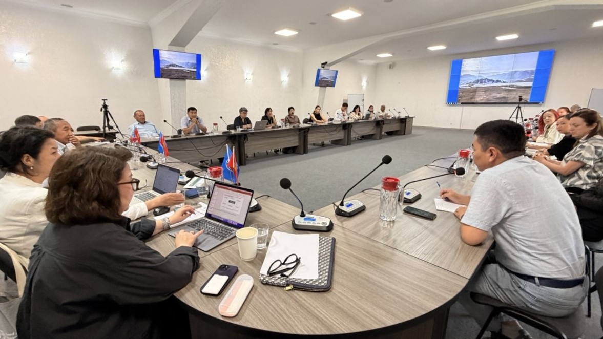 FAOKyrgyzstan's tweet photo. From 29 to 30 June, @FAO and partners convened a national workshop to advance Kyrgyzstan’s biosafety framework under the #CartagenaProtocol, promoting digital solutions, inclusion and stronger interagency action for safer, more resilient agrifood systems. 🌱🤝

#Biosafety https://t.co/HhJ2OszhaQ