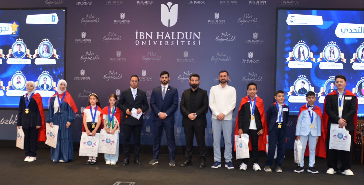 UAEconsulateIST's tweet photo. B.A.E İstanbul Başkonsolos yardımcısı, Sn.Abdelmuaz Al Senaidi, Arap dünyasında Arapça okumayı desteklemeye yönelik en büyük kültürel etkinlik olarak kabul edilen 10.Arapça Okuma Yarışmasının ödüllerini kazanan öğrencilere takdim etti. https://t.co/xQUMfqZgDd