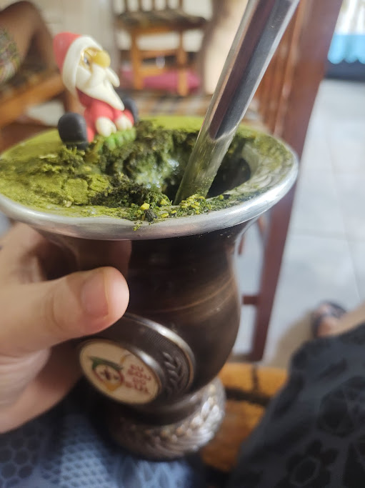 Alebecker5776's tweet photo. somente em paz com chimarrão, Que saudade de ir pro Rio Grande do Sul~ Eu sou Gaucho! https://t.co/00InQ5yuMA