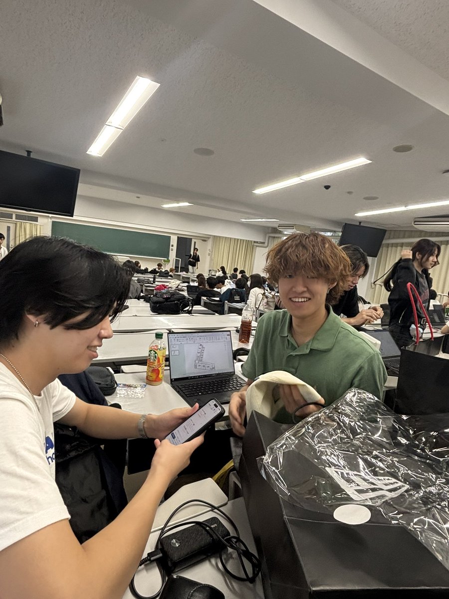 cu_fes's tweet photo. 今日も遅れました
来週はちゃんと行きます
ごめんなさい
#中部大学実行委員　#中部大学 https://t.co/Csr0YFg7cK
