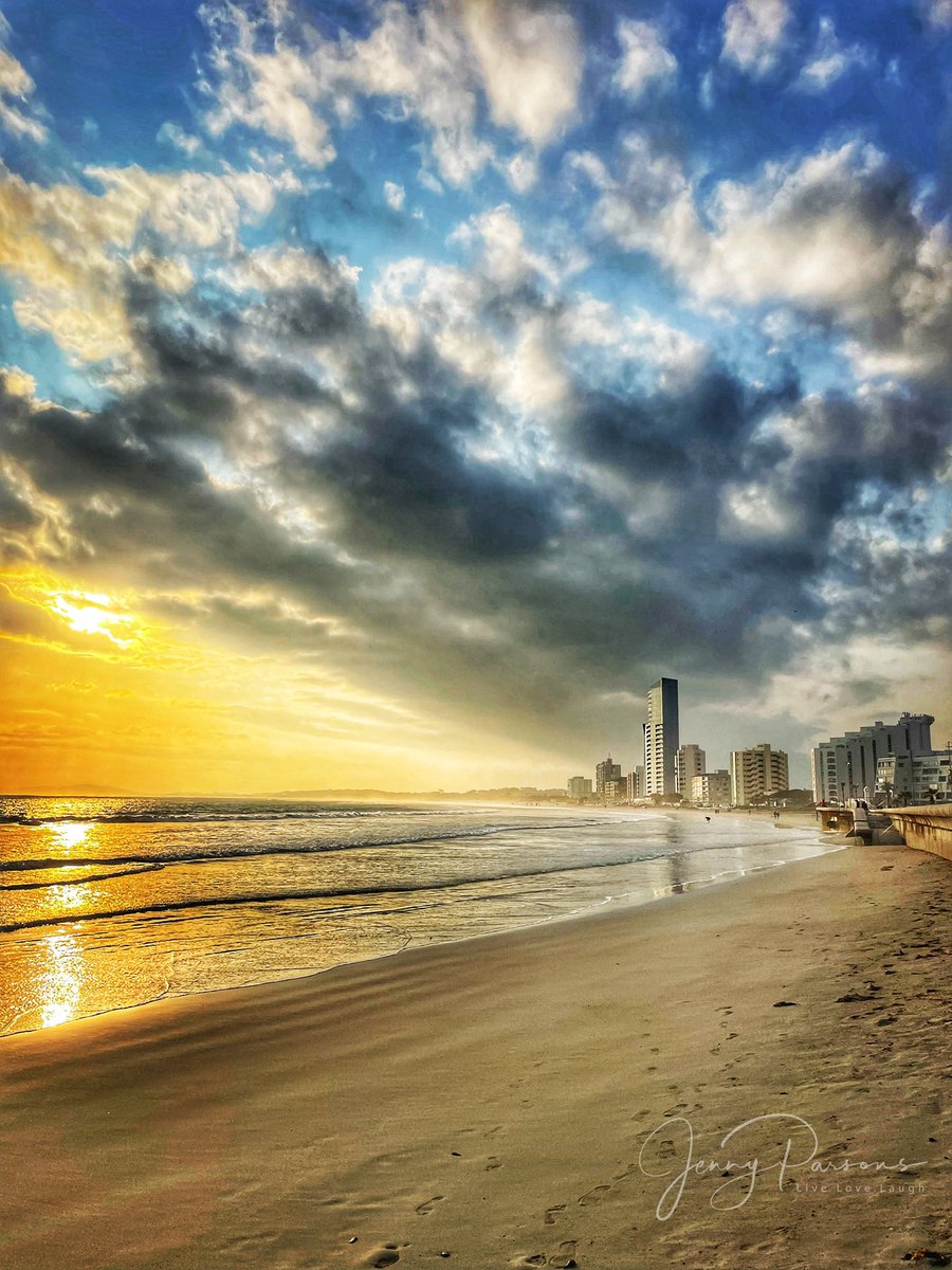 JennyPaPB's tweet photo. Sunset before the storm! Strand beach during winter brings both the moodiness & glow. Landscape beautyโฆ
#strandbeach #landscape #landscapephotography #iphonepic #sunset https://t.co/baVIGUBi5f
