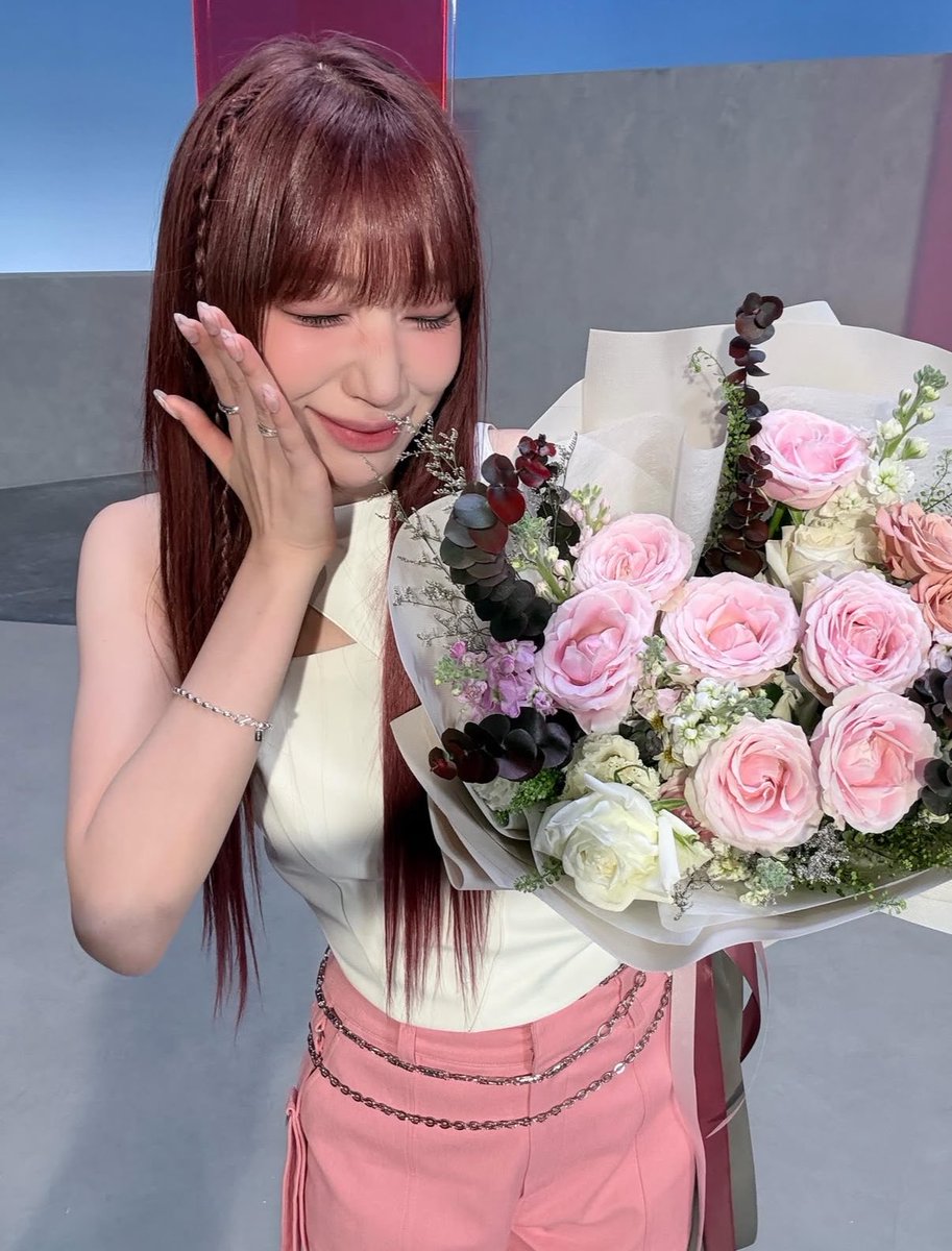 BADAGLOBALUNION's tweet photo. [📸] 260701 | BADA LEE IG post update
#BADALEE #BEBE #바다 #베베 https://t.co/HFu1sxeZgY