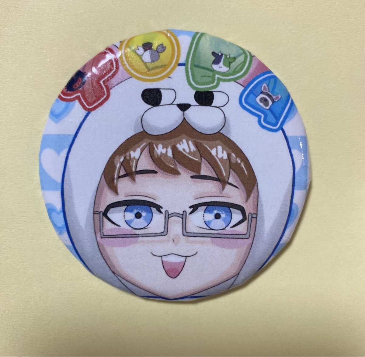 bsTddAReegFzgGE's tweet photo. いろんな方々の自作グッズを見たり、交換させていただける機会を作っていただいたりしてたら、創作したいなって思って急遽自作してみました🙌

7/4の🔝4に参戦予定ですので、欲しい方いればお声がけください！

#TOP4
#TOP4好きさんと繋がりたい
#TOP4INTOKYODOME2 https://t.co/b2GIZPA2vd