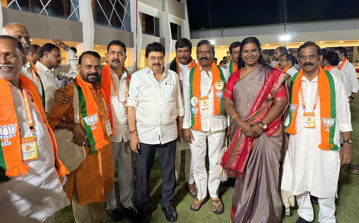 BandaCR's tweet photo. Hon’ble National BJP President Shri Nitin Nabin ji inaugurated the Telangana BJP State Executive Meeting in Ghatkesar 
Here are a few glimpses.

#BJPTelangana https://t.co/vFsUekddiu
