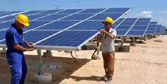 YelineRuizB's tweet photo. En #CiegodeAvila  se informa desde pasado sábado, de 10:00am  hasta 4:00 pm,  generación de sus parques solares fotovoltaicos, lo que posibilita una disminución en la afectación eléctrica
#LatirAvileño #SinPerderUnDia  @AlfreMene37409 @AvilaPromo @cphecav @dgsciego @JHGcasanova https://t.co/IJi8TFEjOG