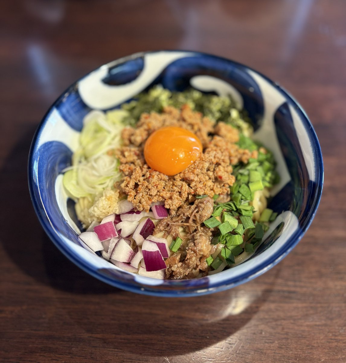 mengyuhirose's tweet photo. この後18時から
夜営業です！

限定麺
『麺牛式台湾まぜそば』🔥

天気を見る感じ
あと１週間以上は販売しそうです。
暑くなったら冷やし始めます！

今夜も宜しくどうぞ！ https://t.co/kjDkJscDtt